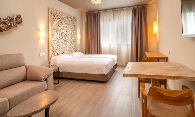 Parque Alcosa Apartment | Apartamentos Sevilla Este by QHotels
