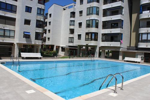 Zarautz Apartment | Apartamentos Zarautz Playa, con piscina y garaje