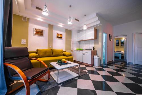 Canton 10 Apartment | Apartman Luka