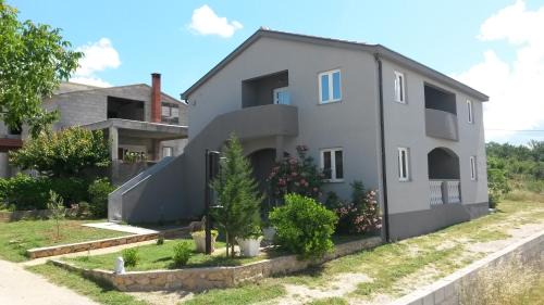 Maslenica Apartment | Apartman Monte Cristo 500m do plaže-beach
