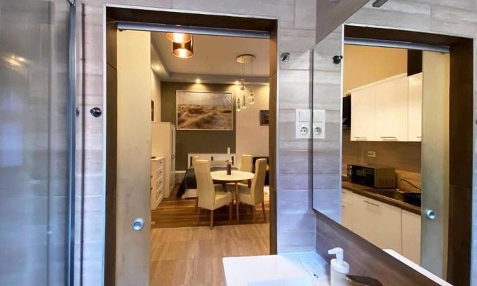 Terezvaros Apartment | Apartman Opera