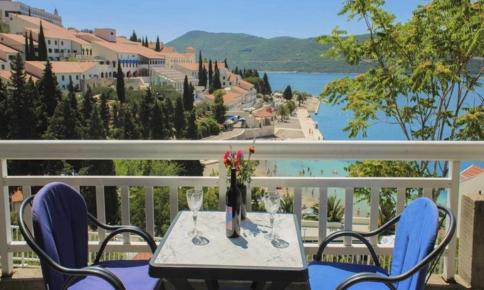 Neum Apartment | Apartmani Jurković / Comfort apartment with sea view 3