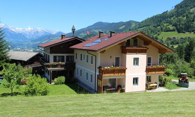 Sankt Veit im Pongau Apartment | Apartment in Sankt Johann near Ski Area