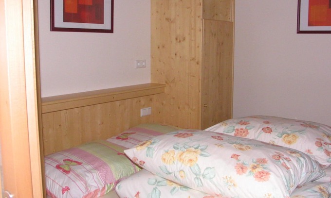 Hollersbach im Pinzgau Apartment | Apartment A / 1 bedroom / shower od. Bath, toilet - 2 pers - The dovecote - apartment