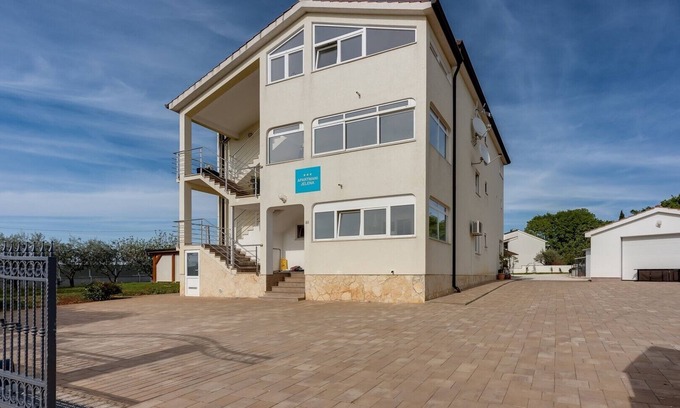Stranici kod Nove Vasi Apartment | Apartments Jelena/Two-Bedroom Apartment No.2 with Balcony