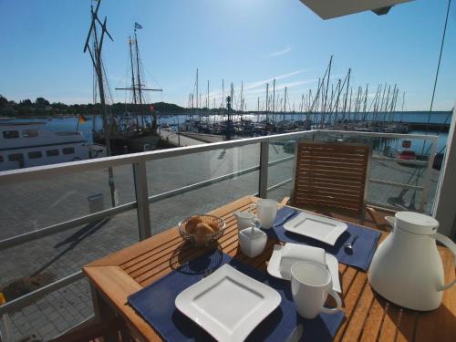 Eckernfoerde Apartment | Apartment 10 - "Borbyblick" - Blickrichtung Hafen und offene See