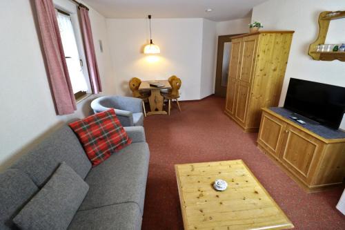 Todtnauberg Apartment | Apartment 12 - Ferienresidenz Roseneck, 2 Schlafzimmer, mit Schwimmbad in Todtnauberg bei Feldberg