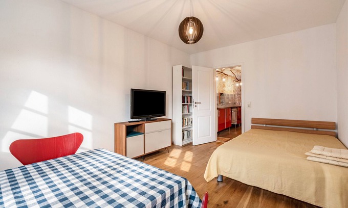 Loschwitz Apartment | Apartment '2 Zimmer Erdgeschoß' with Shared Terrace, Shared Garden and Wi-Fi