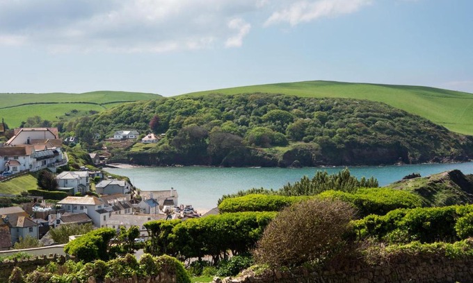 Hope-Cove House | Apartment 4, Carswell Cove
