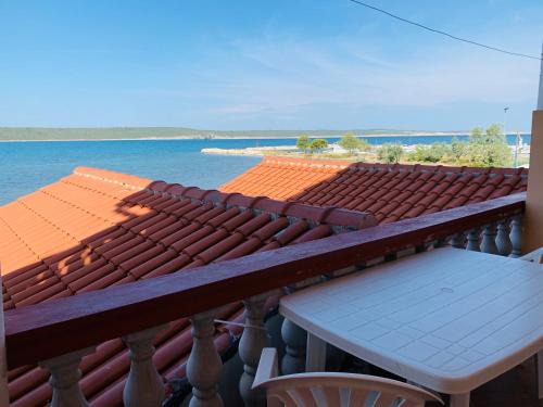Ljubac Apartment | Apartment 4 Persons - direct by the sea, 1st floor