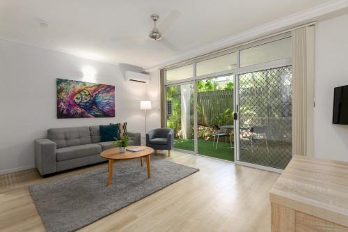 Port Douglas Apartment | Apartment #6 @ Palm Villas