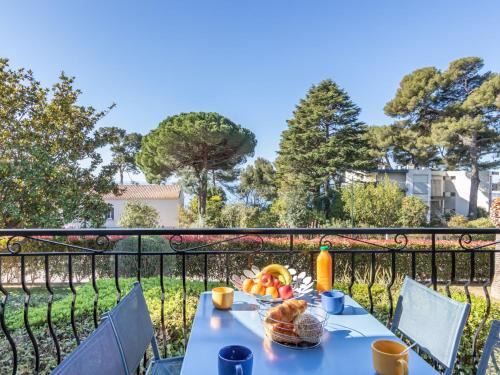 Carqueiranne Apartment | Apartment Beau Rivage by Interhome