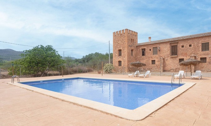 Altura Apartment | Apartment 'Blanca' with Mountain View, Shared Pool and Shared Garden