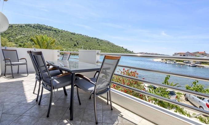 Podglavica Apartment | Apartment Bosiljka (33871-A1) - Rogoznica