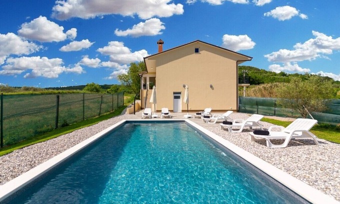 Marcenegla Apartment | Apartment Butoniga surrounded by nature for family vacation