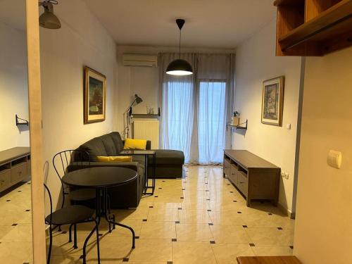 Neoi Epivates Apartment | Apartment by the sea