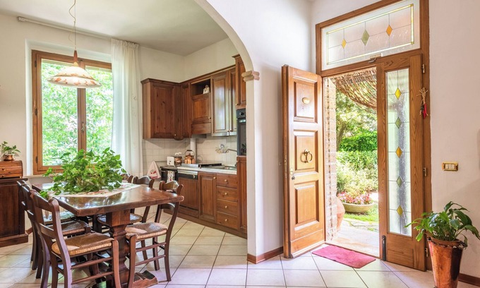 Monticiano Apartment | Apartment 'Casa Delle Nonne' with Shared Garden and Wi-Fi