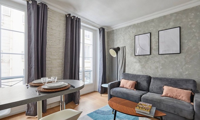 Strasbourg -Saint-Denis Apartment | Apartment Center of Paris
