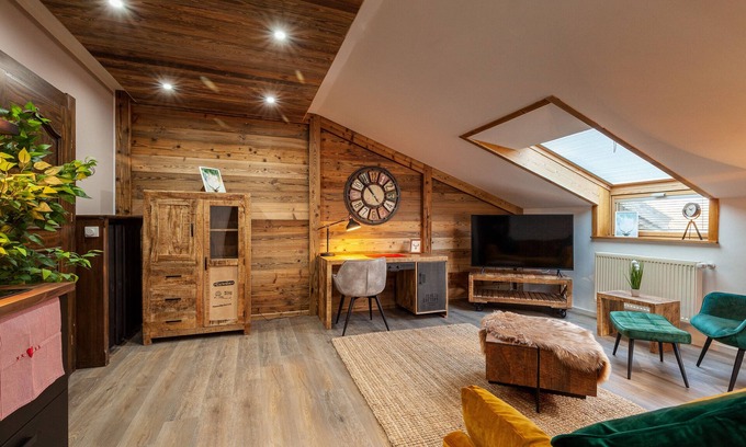 Eisenberg Apartment | Apartment Chalet am Teich - A dream vacation can begin -