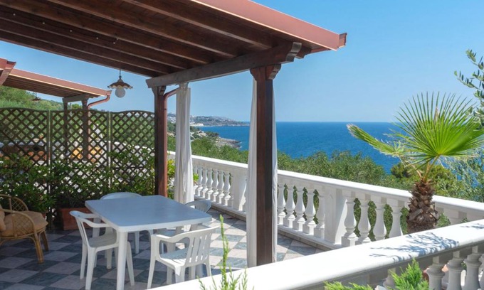 Marina di Andrano Apartment | Apartment Cicala by Interhome