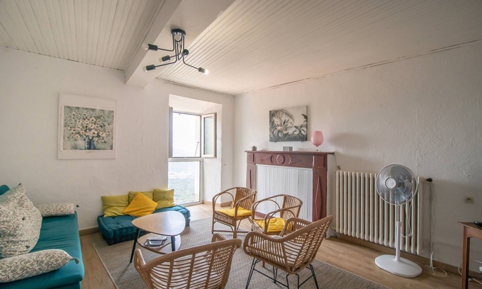 Olmeto Apartment | Apartment 'Cima' with Sea View and Wi-Fi