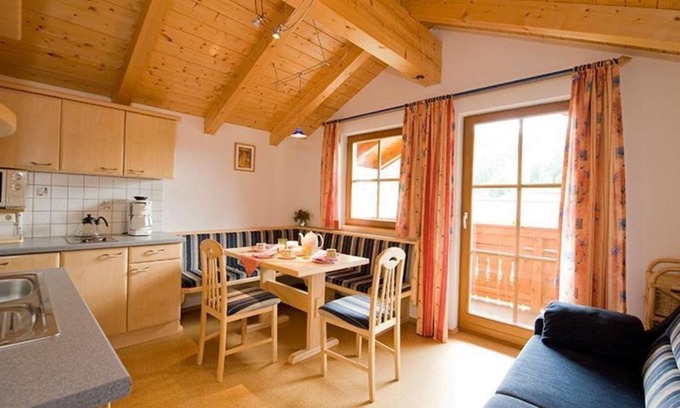 Am Feuersang Apartment | Apartment D (4-5 persons/2 bedrooms, 1 WSR) - Apartments Amadeo