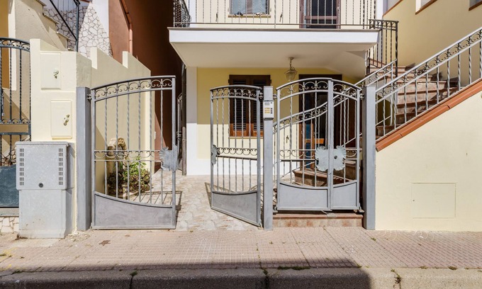 Torre Grande Apartment | Apartment 'Domumia Torre Grande' with Private Terrace, Wi-Fi and Air Conditioning