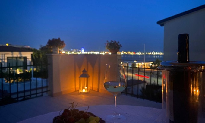 Lido Apartment | Apartment for 4 people facing the beach with terrace overlooking the sea