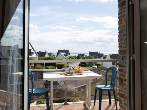 Saint-Meloir-des-Ondes Apartment | Apartment Le Vaulerault by Interhome