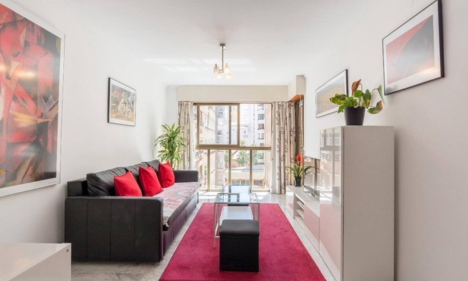 La Malagueta Apartment | Apartment Gran Confort Muelle Uno with Wi-Fi, A/C & Balcony