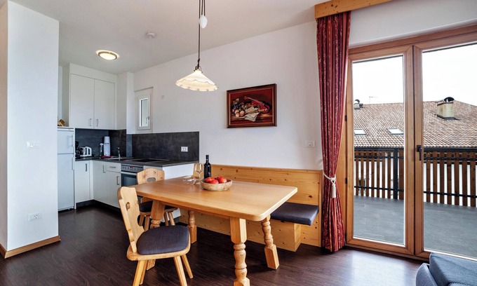 Schenna Apartment | Apartment "Haus Hohenrain 4" with Mountain View, Pool, Wi-Fi, Balcony & Garden