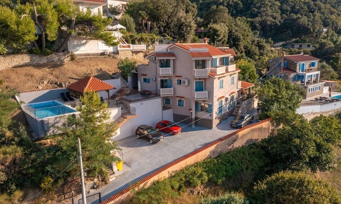 Rab Town House | Apartment Lapida A2 with Sea View and Pool