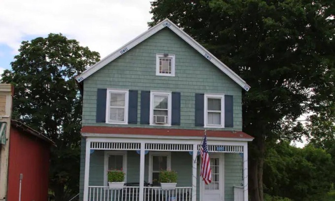Bullville Apartment | Apartment in 120 year-old home with lots to offer