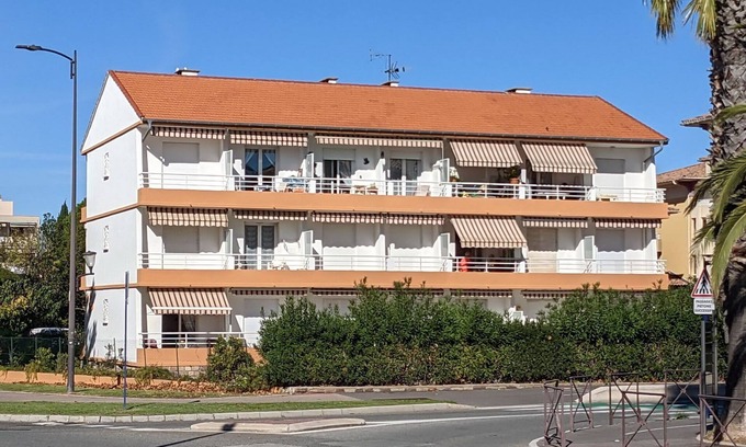 Frejus Port Apartment | Apartment in a fenced residence, 50m from the beach