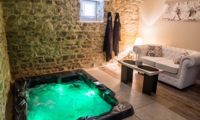 Bain-de-Bretagne House | Apartment in an estate with private SPA and heated pool