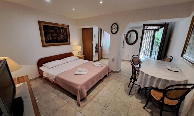 Draga Bascanska Apartment | Apartment in a quiet area