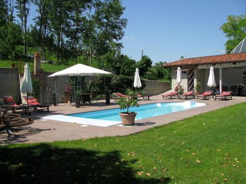 Bastia Mondovi House | Apartment in Bastia Mondovì with Pool