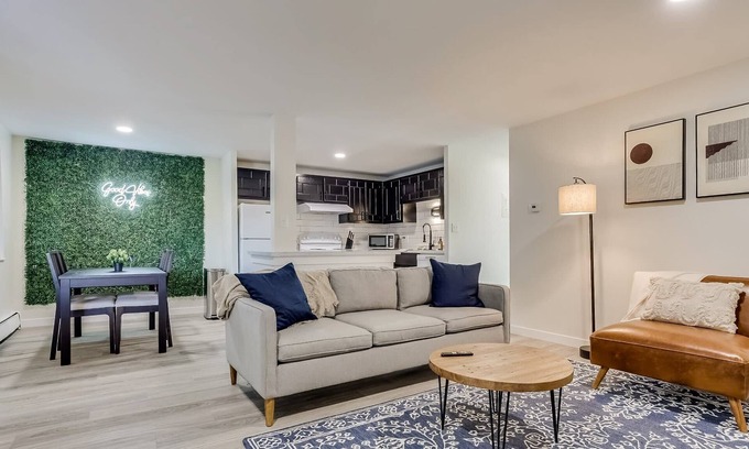Arvada Plaza Area Apartment | Apartment in Downtown Arvada | Near Red Rocks
