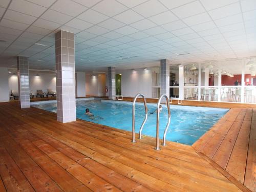 Roz-sur-Couesnon Apartment | Apartment in France with Stunning Polder Views