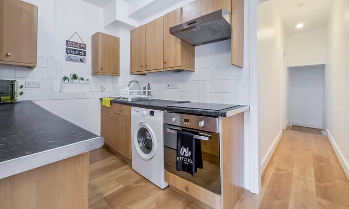 Woodside Apartment | Apartment in London Near London Bridge