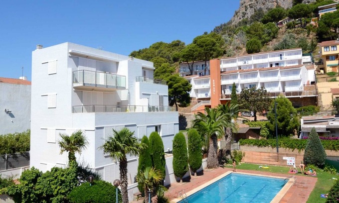 L'Estartit Apartment | Apartment in Spain with Pool near Beach
