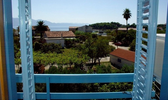 Sucuraj Apartment | Apartment in Sućuraj with Seaview, Balcony, Air condition, WIFI (3560-2)