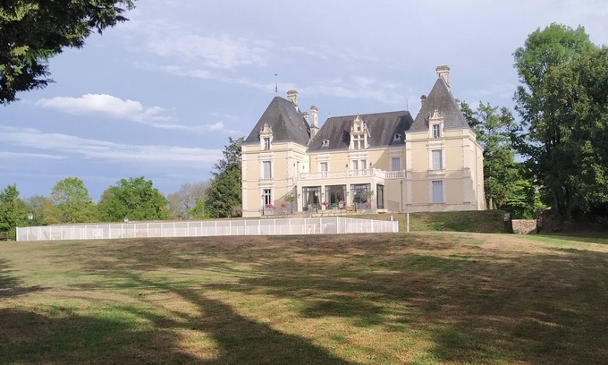 Les Forges Apartment | Apartment in the grounds of the Chateau & balcony