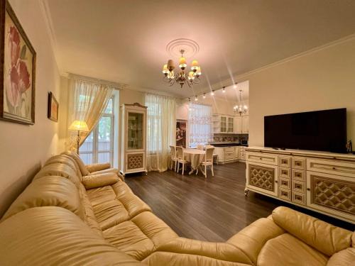 Khreshchatyy Yar Apartment | Apartment - Independence Square