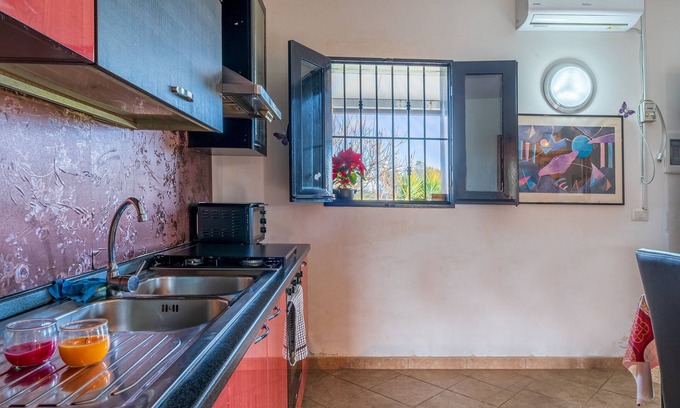 Lentini Apartment | Apartment "Indipendente Lentini" with Mountain View, Garden & Wi-Fi