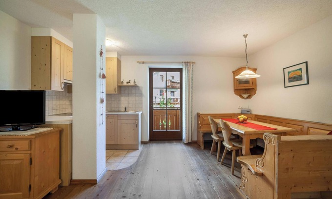 Montechiaro Apartment | Apartment "Hof am Schloss Edelweiss" with Mountain View and Wi-Fi