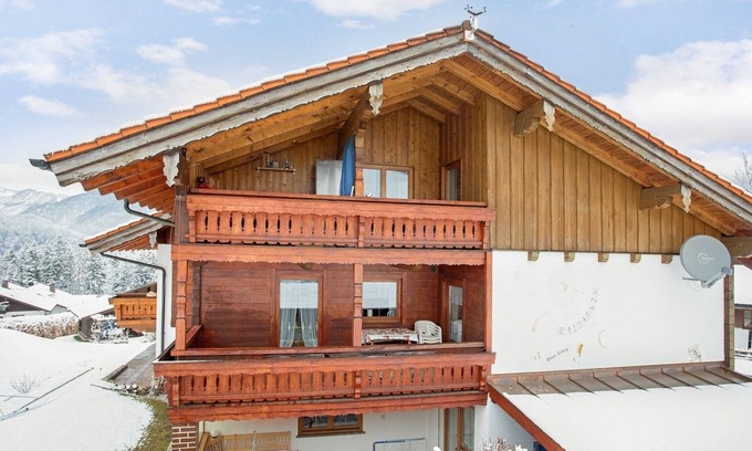 Untersalzberg II Apartment | Apartment "König im Obergeschoss" with Balcony, WLAN, Garden & Mountain View