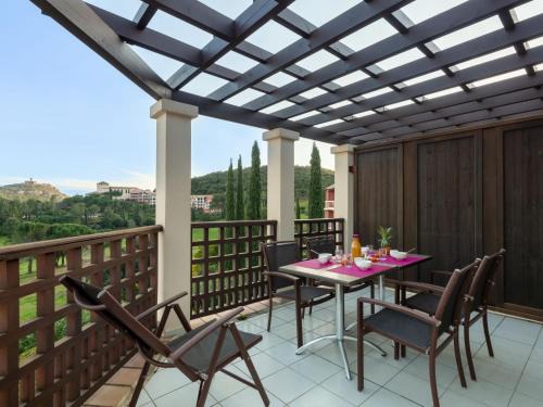 Le Dramont Apartment | Apartment L'Esquinade F6 225 by Interhome