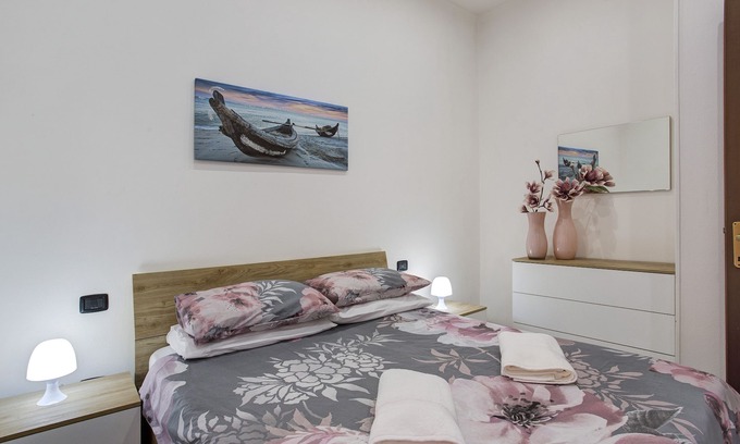 Pusiano Apartment | Apartment "La Corte sul Lago" with Lake View & Terrace