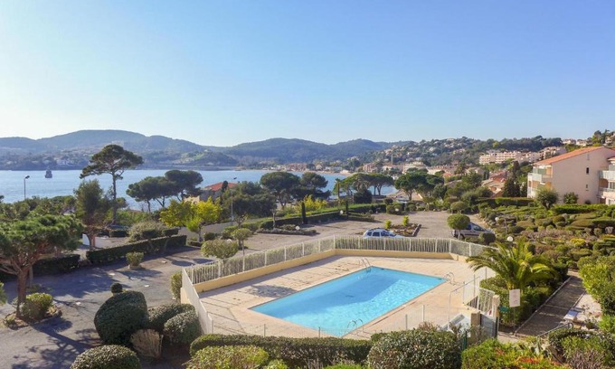 Agay Apartment | Apartment Les Coraux by Interhome